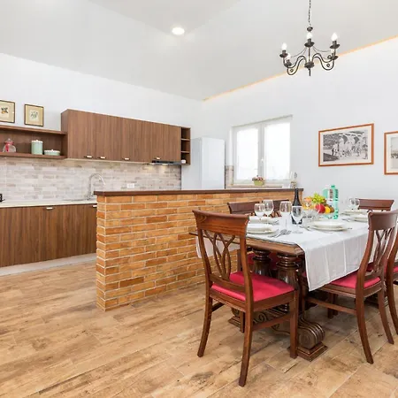 Дом отдыха Stunning In Пула