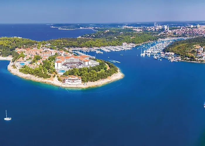 Stunning In Пула