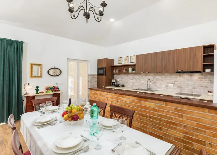 Stunning In Hébergement de vacances Pula